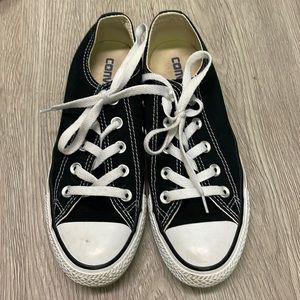 Converse woman’s sneakers size 6